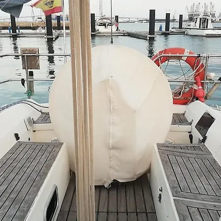 Boat-apartamento Flotante Cádiz.. La Juanita Arroyo Hotel en barco *