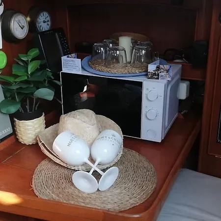 Boat-apartamento Flotante Cadiz.. La Juanita Arroyo