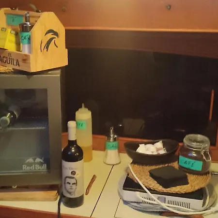 Boat-apartamento Flotante Cadiz.. La Juanita Arroyo 보트호텔 *