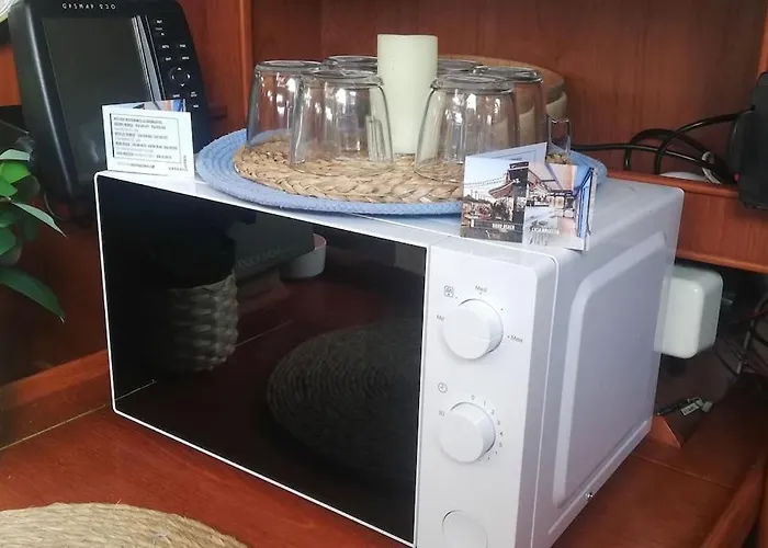 Boat-apartamento Flotante Cadiz.. La Juanita Arroyo بوتيل